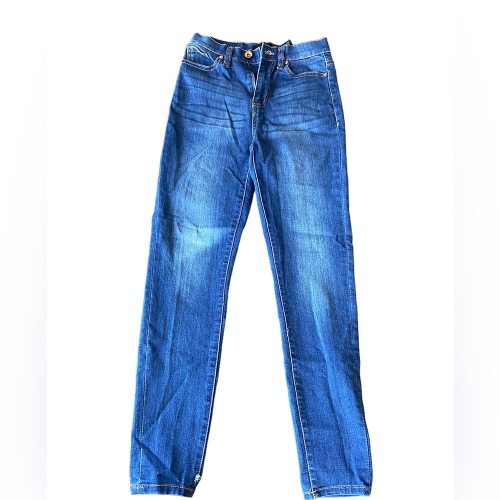 Kendall + Kylie Women’s The Kontour Highrise jeans, size 3/26